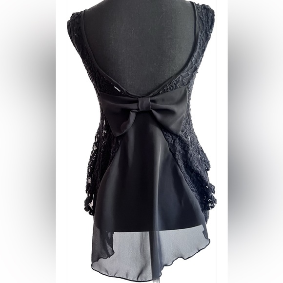 Julie’s Closet Lace Top - Picture 2 of 5